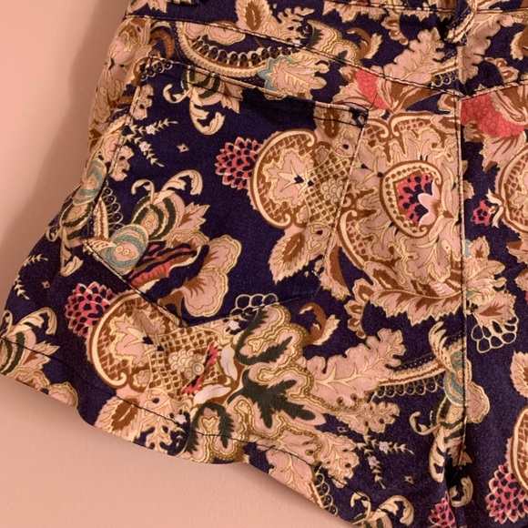 Patterned short shorts - Picture 4 of 4